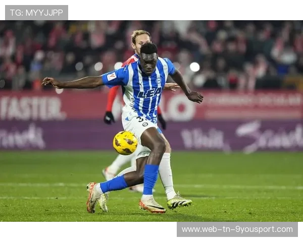 青年出道：新人前锋连续进球获教练力挺进一队名单，前锋出身的教练